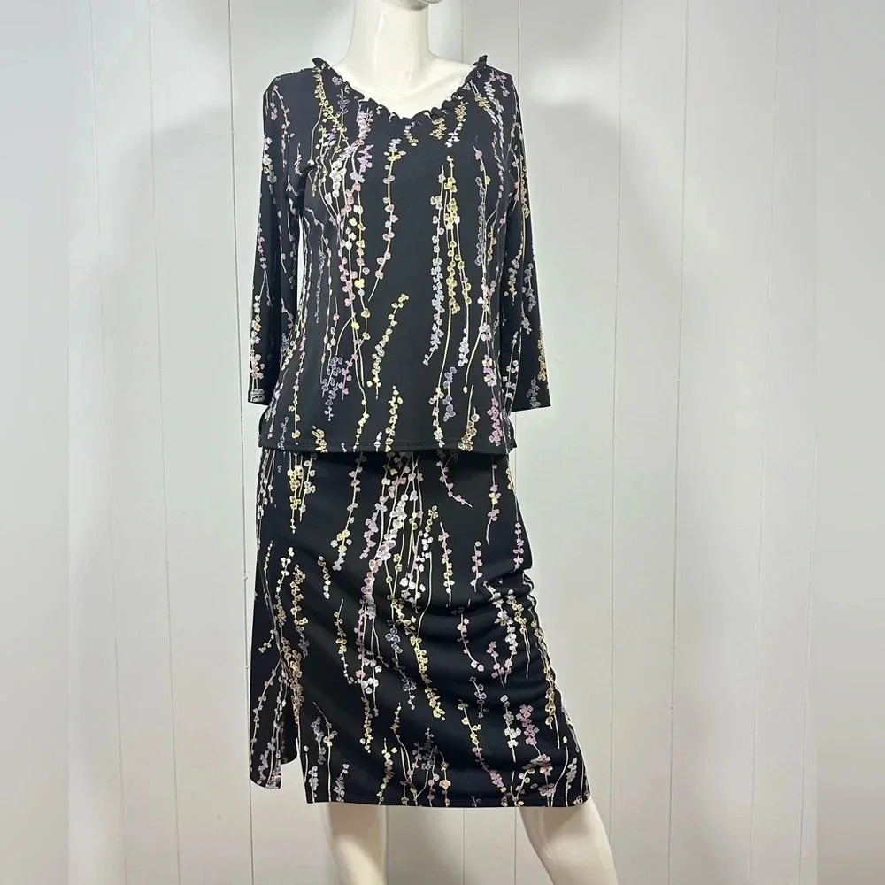 BCBG Paris Career Womens M Black Floral 2pc V Neck Top & Skirt Set 3/4 Sleeveles